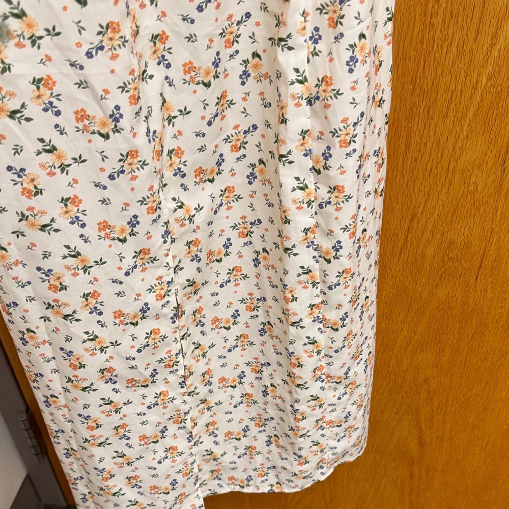 Chic Floral Midi Dress with Spaghetti Straps - Picture 7 of 9